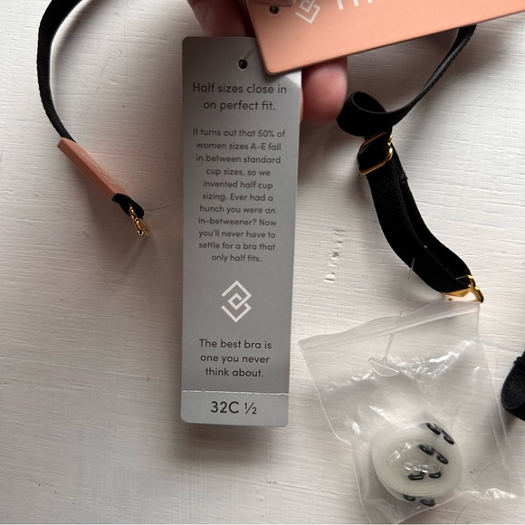 ThirdLove — 24/7 Classic Black Strapless Bra with Detachable Straps - Picture 4 of 8